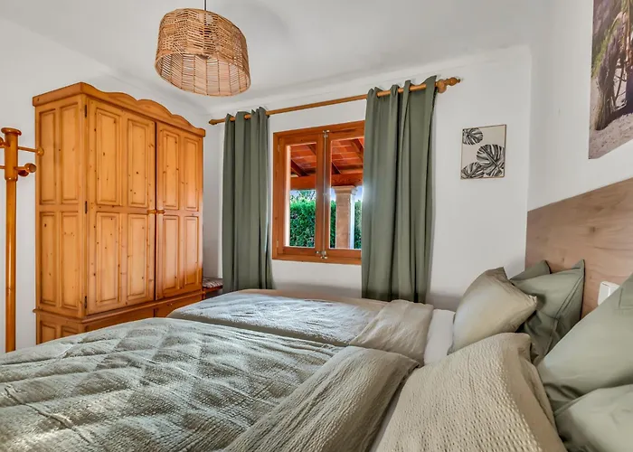 Daniel - Pool - Aussenkueche - Garten