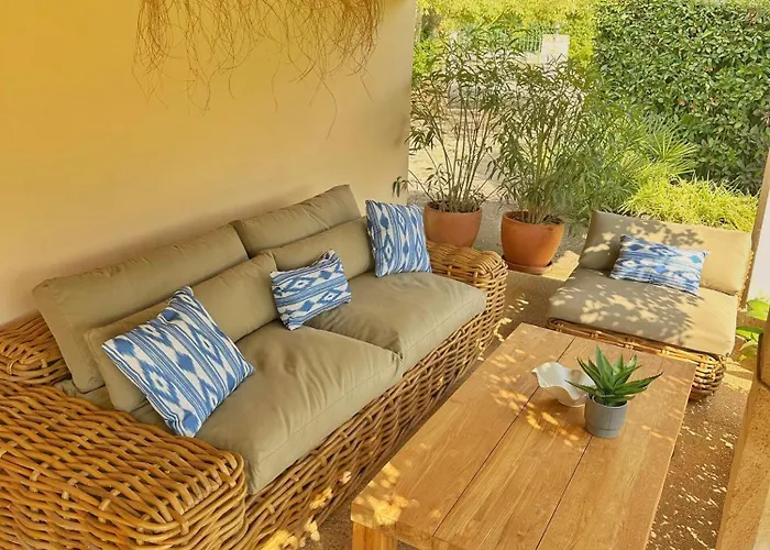 Daniel - Pool - Aussenkueche - Garten