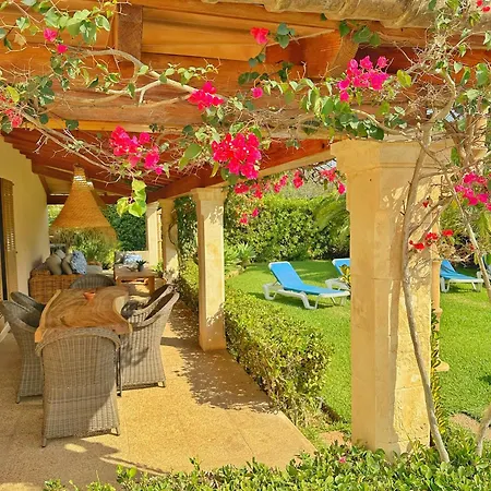 Daniel - Pool - Aussenkueche - Garten *