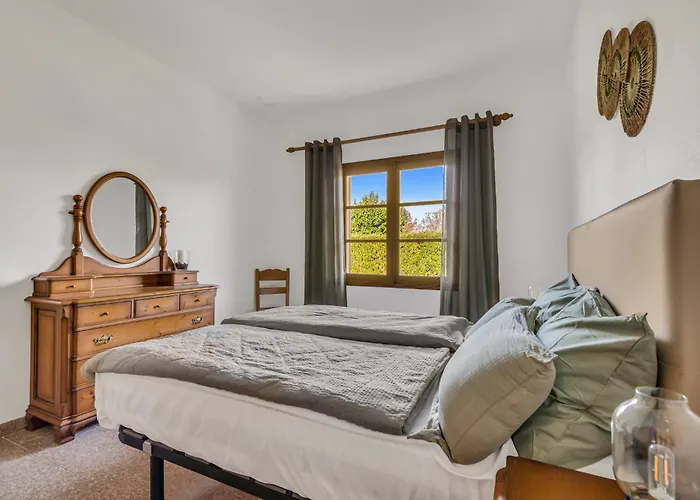 Daniel - Pool - Aussenkueche - Garten * Польенса